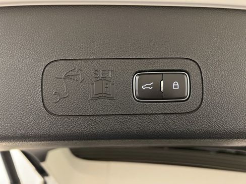 New 2026 Lincoln Aviator AWD image 40