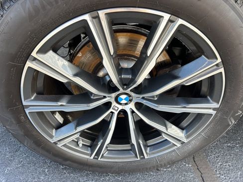 Used 2024 BMW X5 sDrive40i w/ M Sport Package image 28