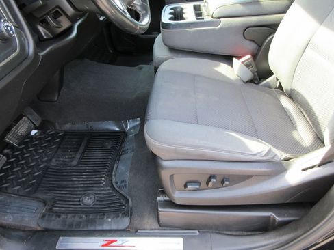 Used 2019 Chevrolet Silverado 2500 LT w/ LT Convenience Package image 24