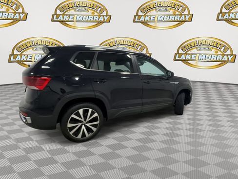 Used 2023 Volkswagen Taos SE FWD image 3