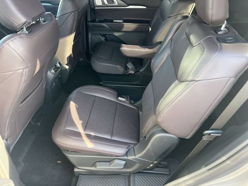 New 2026 Ford Explorer Platinum RWD image 21