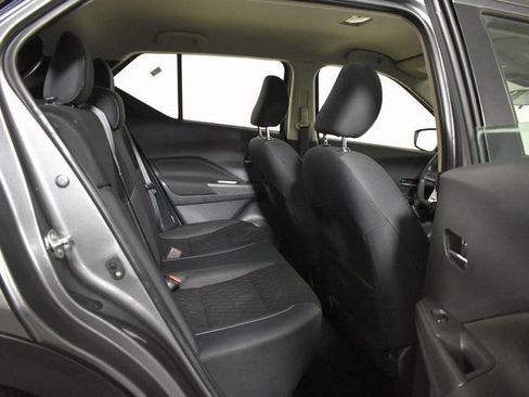 Used 2021 Nissan Kicks SV image 30