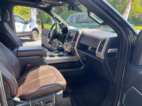 Used 2015 Ford F150 Platinum w/ Equipment Group 701A Luxury AWD/4WD image 37