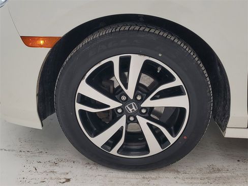 Used 2018 Honda Odyssey Elite image 8