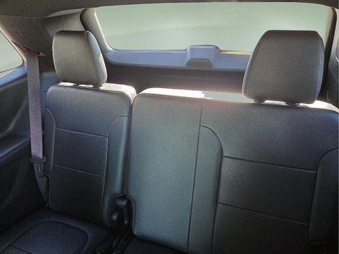 Used 2022 Chevrolet Traverse Premier image 11