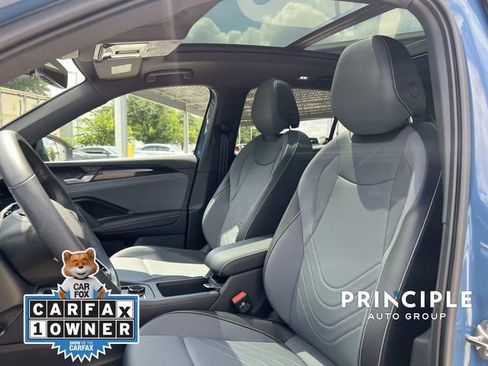 Certified 2025 Volkswagen Tiguan SE R-Line AWD/4WD image 16