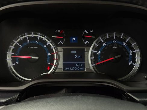 Used 2018 Toyota 4Runner SR5 AWD/4WD image 15