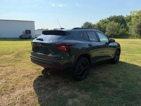New 2026 Chevrolet Trax LT w/ Driver Confidence Package FWD image 5