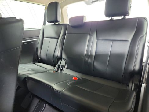 Used 2024 Ford Expedition Max XLT image 36