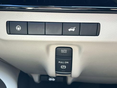 Certified 2025 Nissan Murano SV AWD/4WD image 28