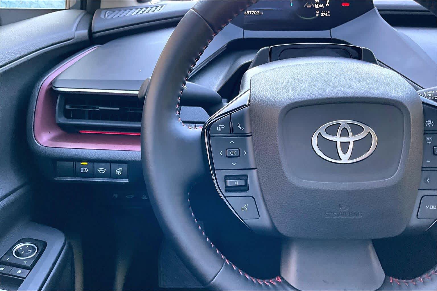 Used 2026 Toyota Prius Plug-In Hybrid FWD image 24