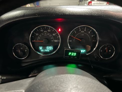 Used 2015 Jeep Wrangler Unlimited Sport w/ Connectivity Group image 11