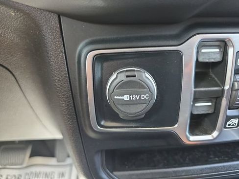 Used 2024 Jeep Wrangler Unlimited Sahara AWD/4WD image 29
