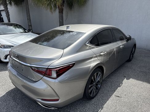 Used 2020 Lexus ES 350 w/ Premium Package image 2