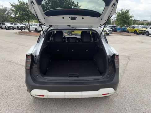 Used 2025 Nissan Kicks SR FWD image 28