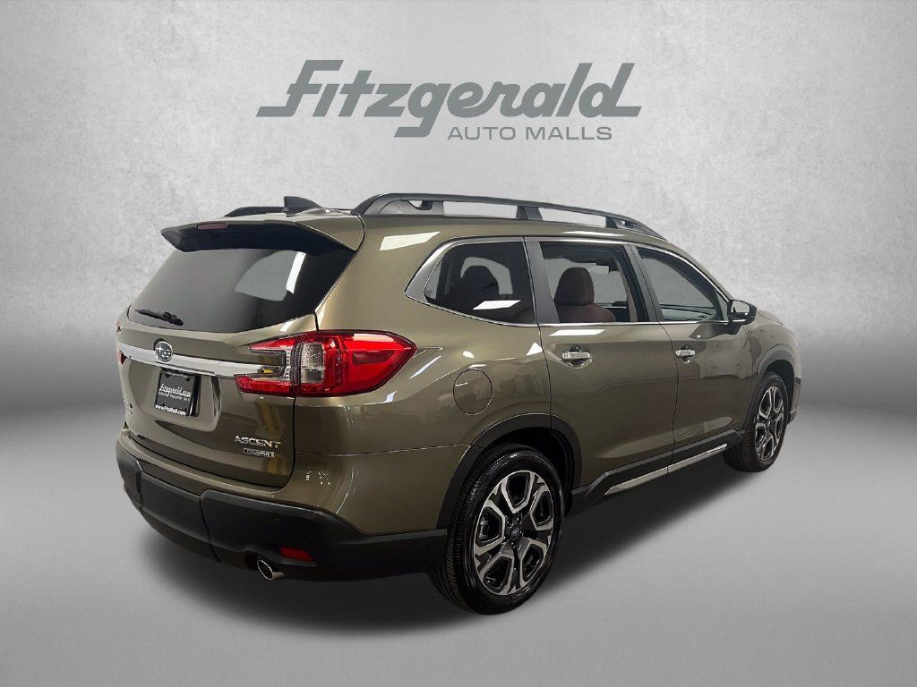 Used 2025 Subaru Ascent Touring AWD/4WD image 5