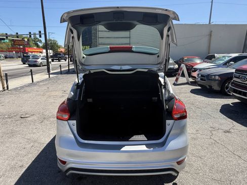 Used 2015 Ford Focus SE w/ SE Sport Package FWD image 13