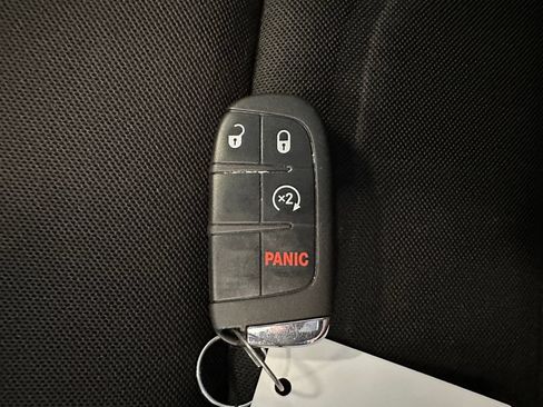 Used 2022 Jeep Renegade Latitude w/ Convenience Group AWD/4WD image 13