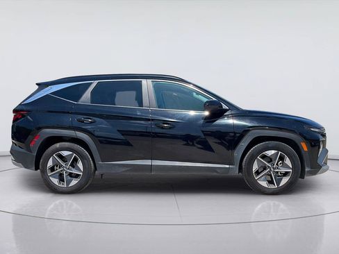 Used 2025 Hyundai Tucson SEL FWD image 2