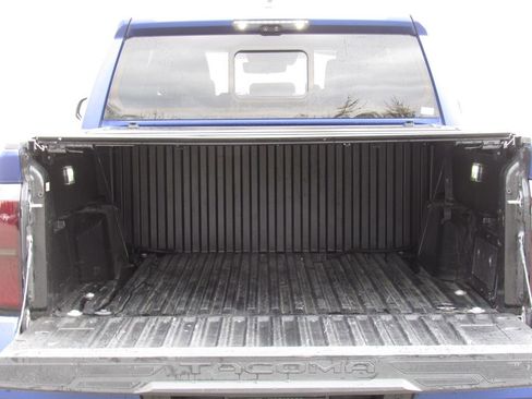 Used 2024 Toyota Tacoma TRD Sport w/ TRD Sport Premium Package AWD/4WD image 8