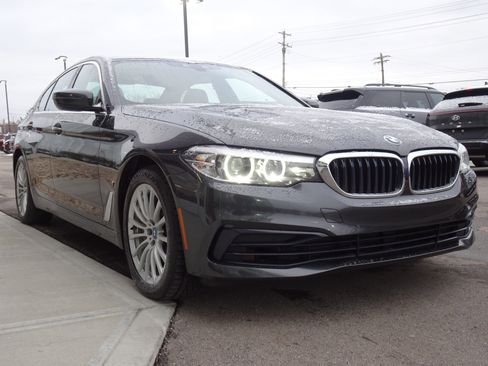 Used 2019 BMW 530e xDrive w/ Convenience Package image 6