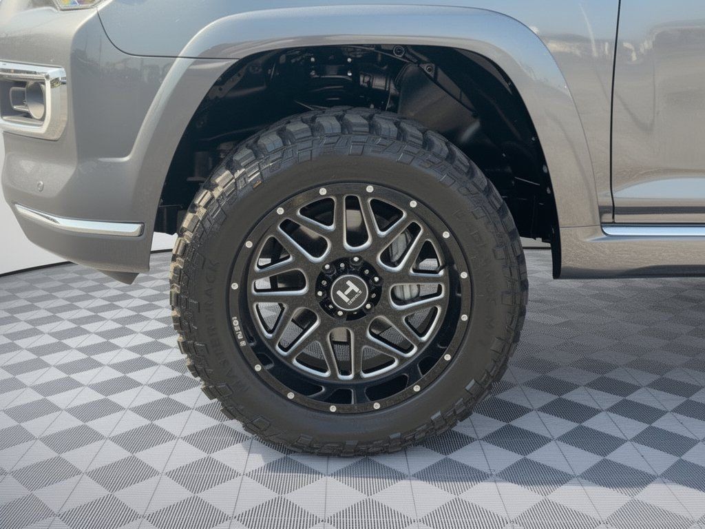 Used 2022 Toyota 4Runner Limited AWD/4WD image 17