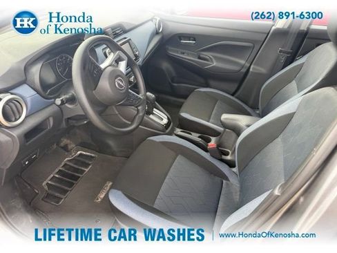 Used 2025 Nissan Versa SV w/ Trunk Package FWD image 5