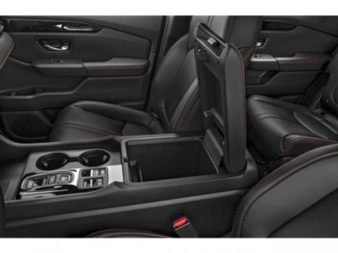 Certified 2025 Honda Pilot TrailSport image 17