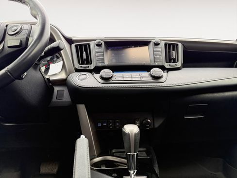 Used 2018 Toyota RAV4 Limited AWD/4WD image 14