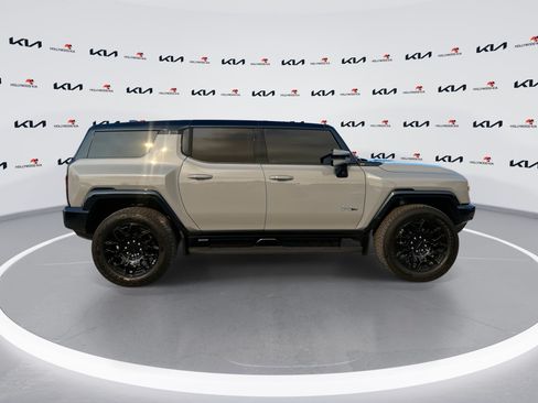 Used 2024 GMC Hummer EV 2X AWD/4WD image 9