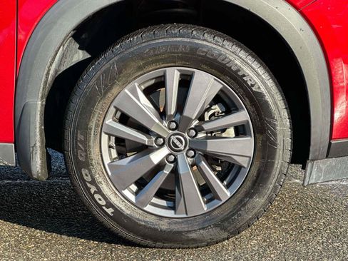 Used 2023 Nissan Pathfinder SV AWD/4WD image 6