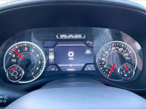 Used 2025 RAM 1500 Laramie AWD/4WD image 25