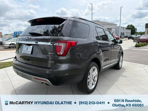 Used 2017 Ford Explorer XLT w/ Equipment Group 202A AWD/4WD image 16