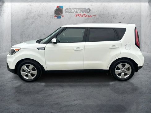 Used 2019 Kia Soul w/ Convenience Package FWD image 2