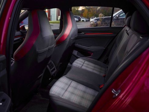 Used 2022 Volkswagen GTI S image 23