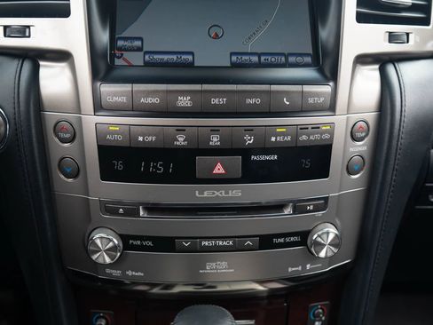 Used 2015 Lexus LX 570 4WD image 35