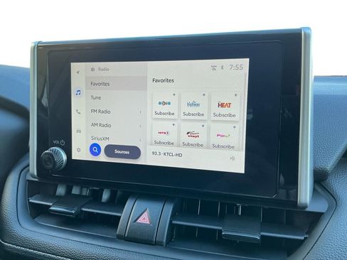 Used 2025 Toyota RAV4 XLE image 18