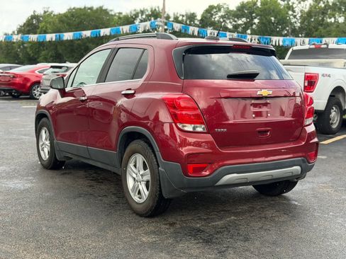 Used 2019 Chevrolet Trax LT w/ LT Convenience Package FWD image 8