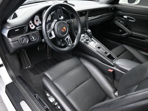 Certified 2018 Porsche 911 Carrera 4 image 20