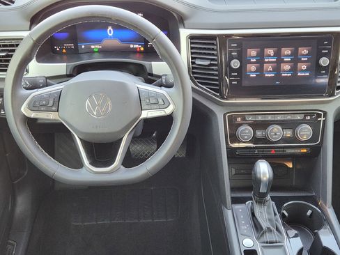 Used 2022 Volkswagen Atlas SE w/ Panoramic Sunroof Package image 28