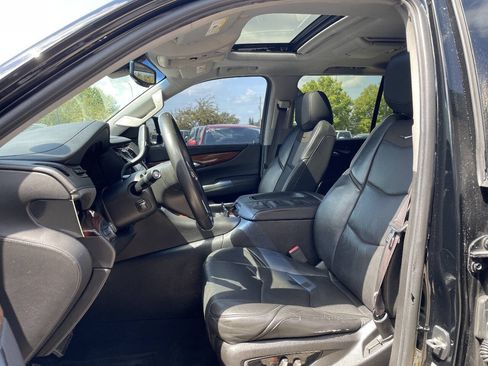 Used 2015 Cadillac Escalade Luxury AWD/4WD image 17