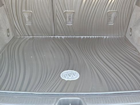 Used 2022 Buick Envision Essence w/ Technology Package I image 38