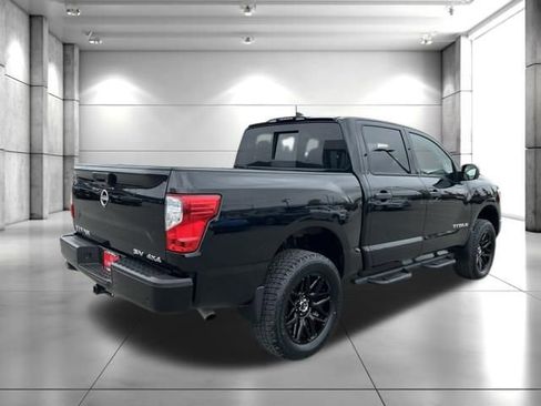 Used 2024 Nissan Titan SV w/ SV Convenience Package AWD/4WD image 8