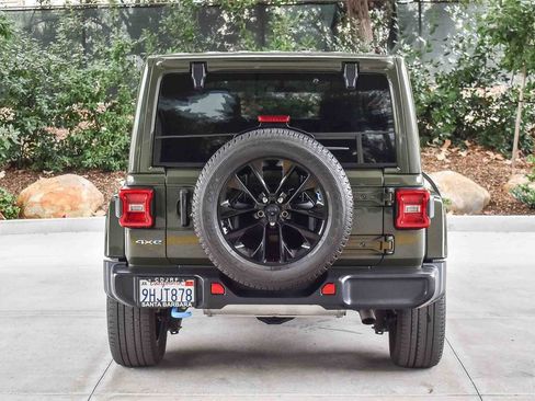 Used 2022 Jeep Wrangler Unlimited Sahara AWD/4WD image 5