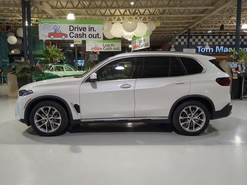 Used 2024 BMW X5 xDrive40i w/ Premium Package image 13