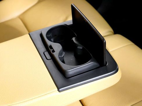 Used 2016 Volvo XC90 T8 Momentum w/ Vision Package image 44