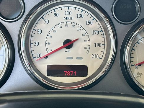 Used 2004 Aston Martin Vanquish RWD image 27