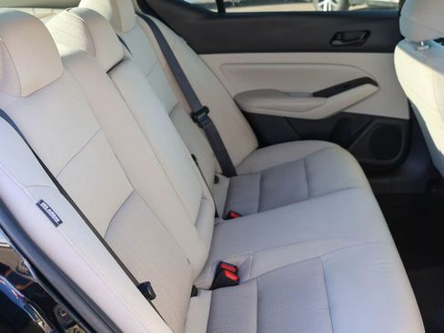 Used 2025 Nissan Altima 2.5 SV FWD image 16