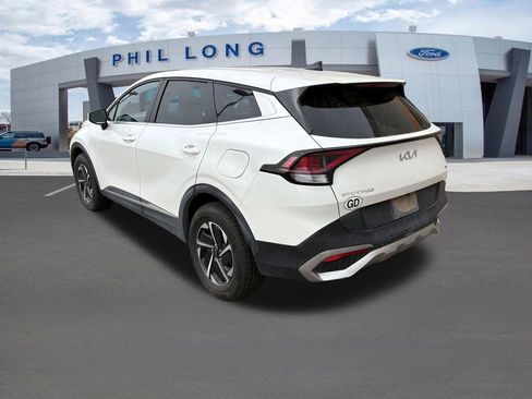 Used 2023 Kia Sportage LX image 3