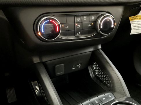 Certified 2025 Chevrolet TrailBlazer LS w/ LS Convenience Package image 32